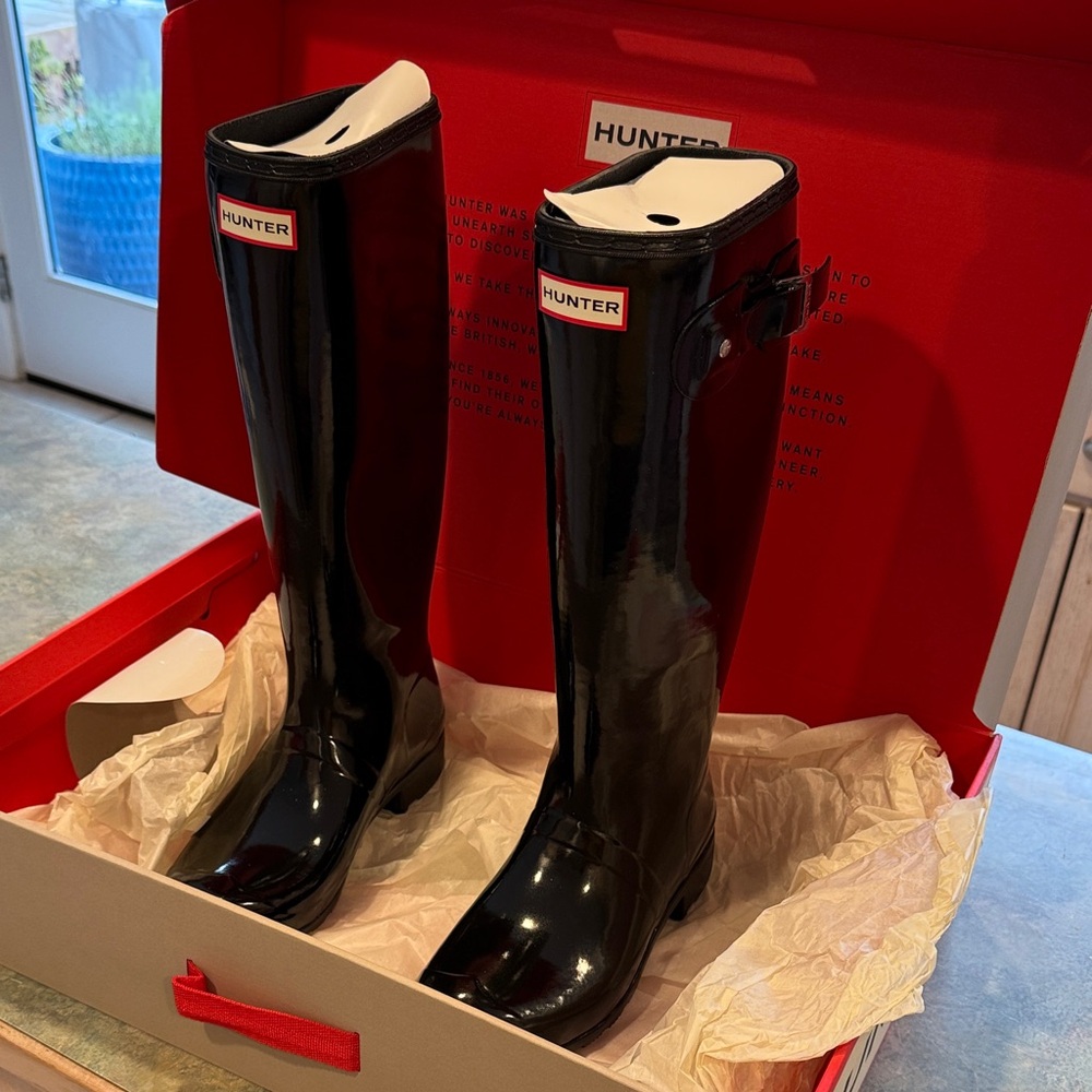 Hunter Black Glossy Boots